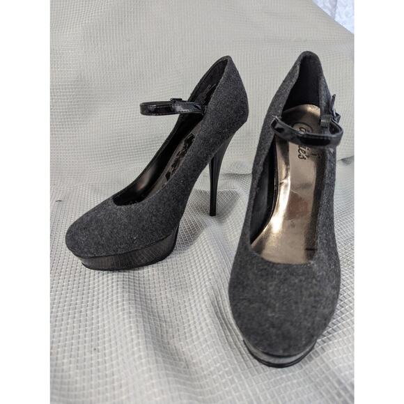NWOT! CANDIE'S! GRAY FLANNEL & BLACK PATENT LEATHER STILETTO HEELS! SZ 7M - Picture 1 of 8